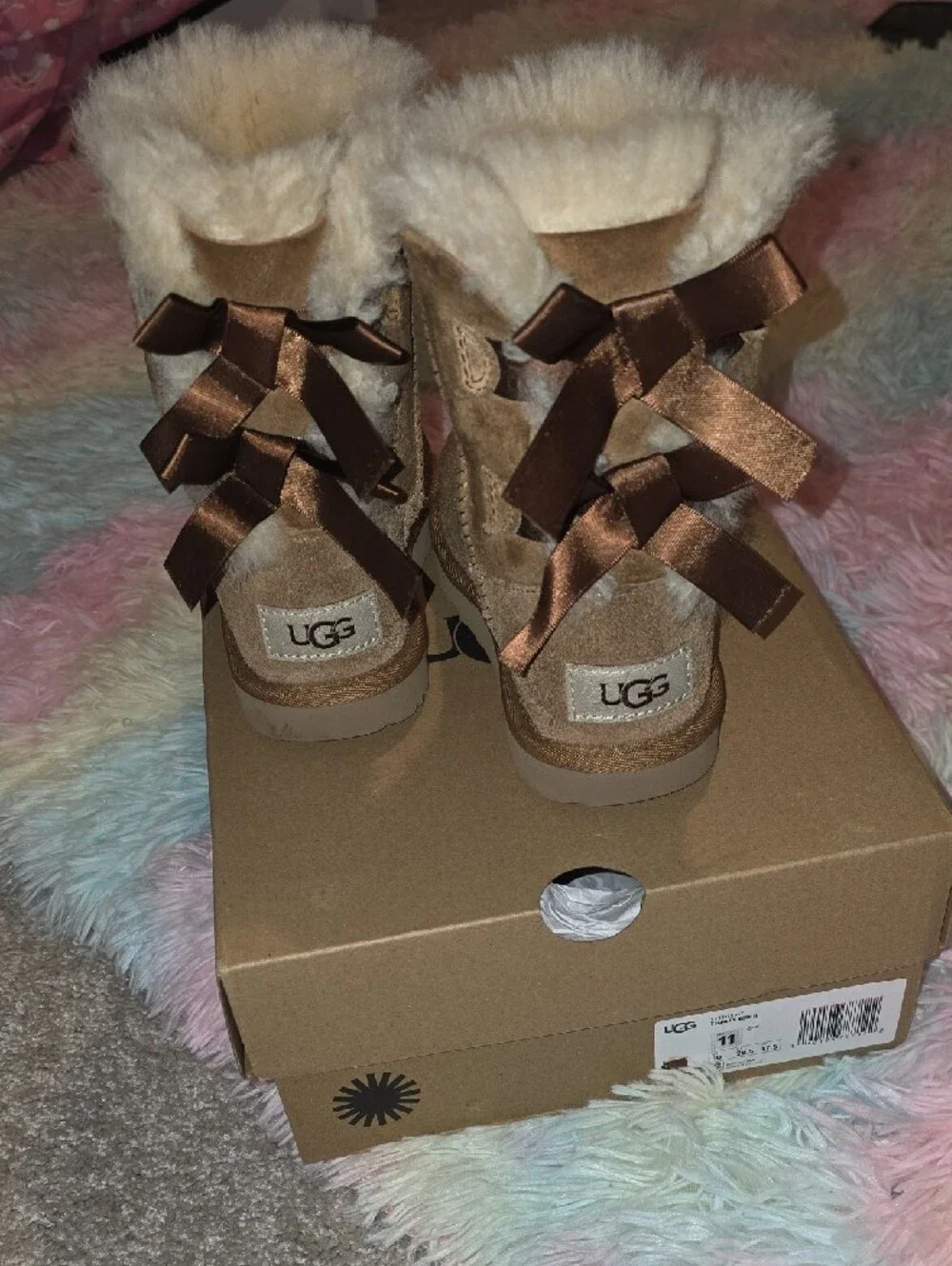 UGG Bailey Bow with Chestnut Label